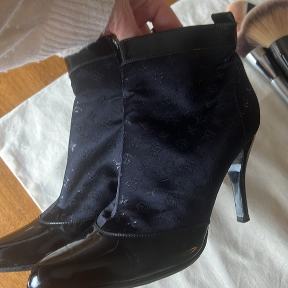 Louis Vuitton ankle boots, black pattern, silk fabric size 8 - Picture 10 of 12